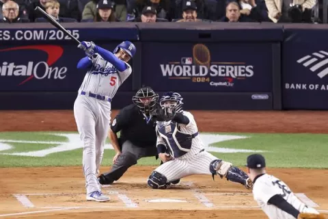 Los Dodgers asaltan Nueva York y quedan a un triunfo de conquistar la Serie Mundial