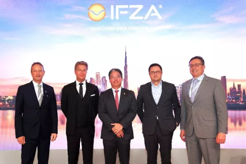  Zona franca de los Emiratos Árabes Unidos expandiría sus negocios a Panamá