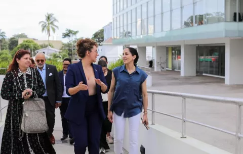 Erika Ender realizó un recorrido en la Ciudad de las Artes