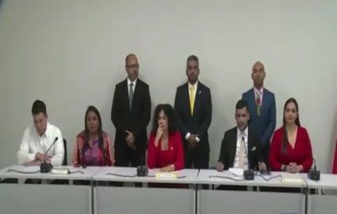 Alcaldes y representantes piden revertir recortes al Presupuesto 2025