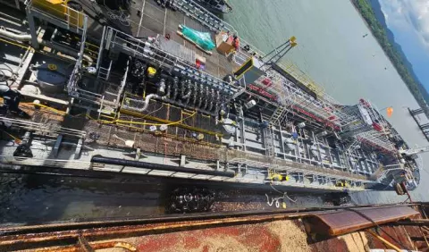 Investigan derrame de combustible