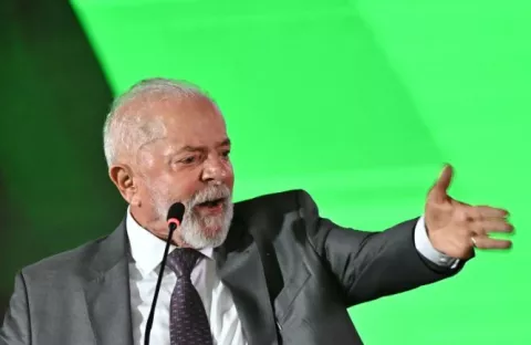 Lula afirma que la UE 'amenaza' con incluir la ola de incendios en la mesa con el Mercosur