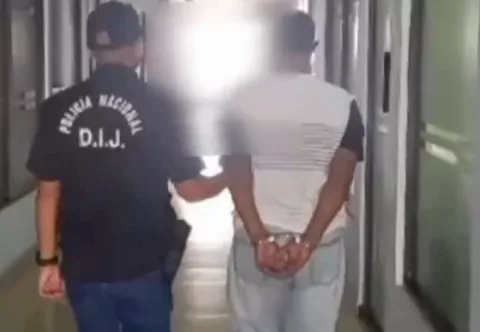 Maltratadores de niño de 4 años quedan detenidos provisionalmente