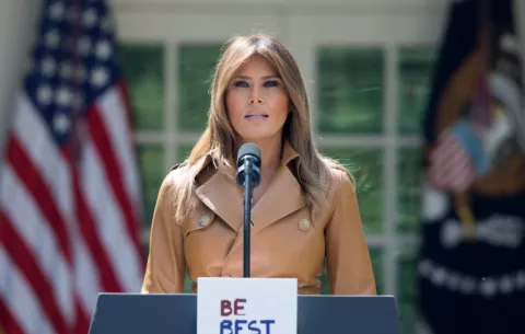 Las memorias de Melania Trump ya son las más populares en Amazon