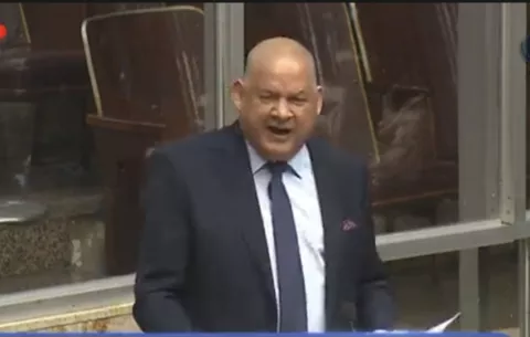 Robinson a los independientes: 'No son más hombres que los PRD o RM solo por gritar'