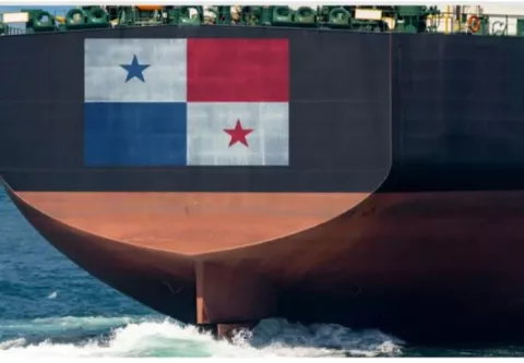 Panamá advierte sanciones a buques involucrados en actividades ilícitas