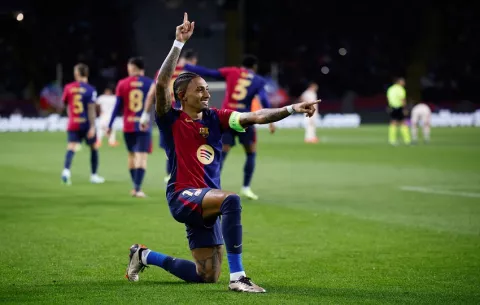 Raphinha entierra los viejos fantasmas de un Barça ante el Bayern