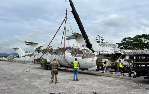 Senafront retira aeronave chatarra de Tocumen: ¿Para qué la usará?
