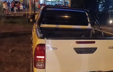 Un hombre colisiona varios autos dejando a unas 10 personas lesionadas