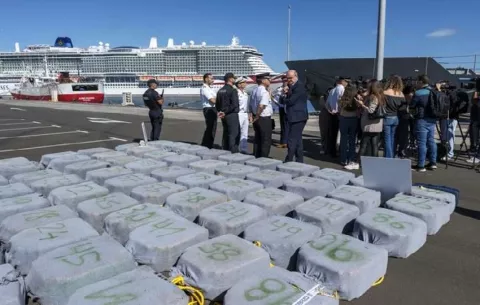 Pesquero con bandera panameña capturado con droga en España tenía la licencia suspendida