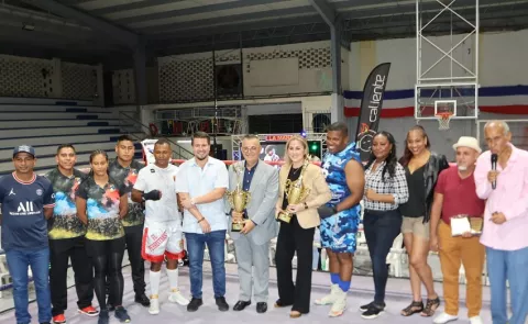 Atheyna Bylon recibe otro homenaje en Betania