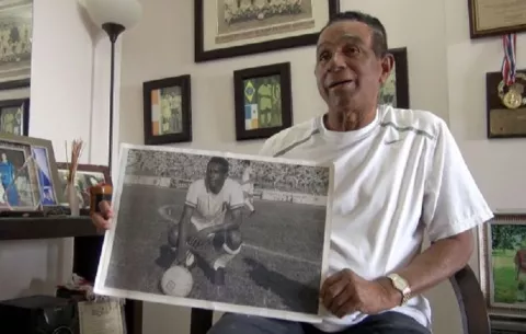 Cascarita Tapia, el Pelé Centroamericano, fallece a los 80 años a causa de un infarto