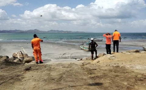Rescatistas buscan cuerpo de venezolano  desaparecido en playa Boquilla en Chame 