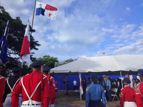 Colonenses salen a las calles a celebrar el 4 de Noviembre