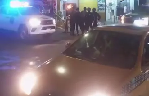 Sicarios acaban con "Chicho" de un tiro en la cabeza mientras compraba pollo en calle 12 Colón