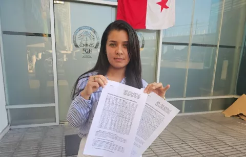 Interponen querella penal por violencia de género en perjuicio de extranjera