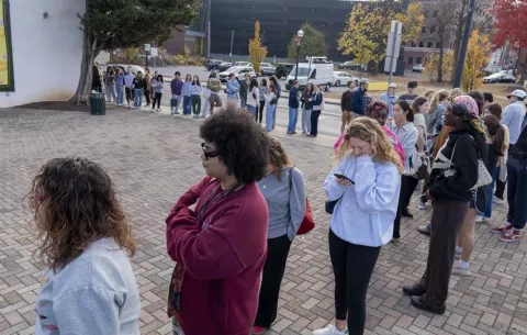 Elecciones en Estados Unidos: votan entre nervios, esperanza y miedo