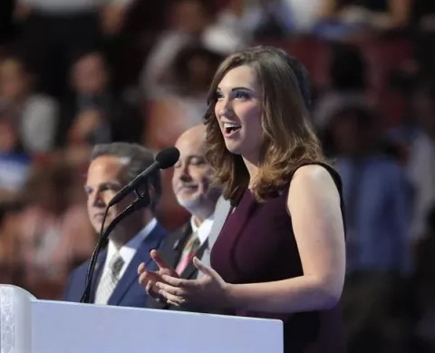 Sarah McBride se convierte en la primera congresista transgénero de la historia de EE.UU.