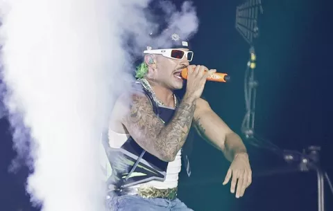 Feid presenta su nuevo disco con su compatriota Sky Rompiendo