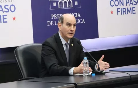 Chapman está optimista tras reunión con la calificadora de riesgo Moody's