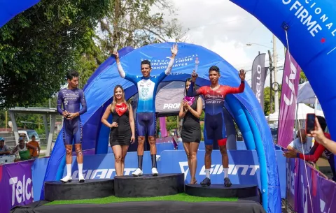 Archibold gana la contrarreloj; Bolívar Espinosa a una etapa de ganar la Vuelta a Chiriquí