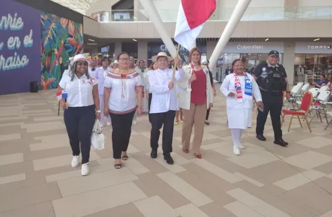Inician fiestas patrias en Colón, reiterando preocupación por el dengue 