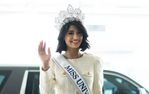 Italy Mora ya está en Panamá tras expulsión de Miss Universo