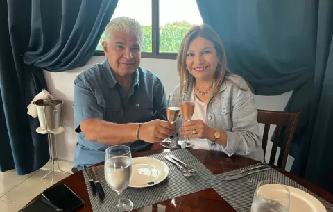 José Raúl Mulino y la Primera Dama celebraron 39 años de matrimonio