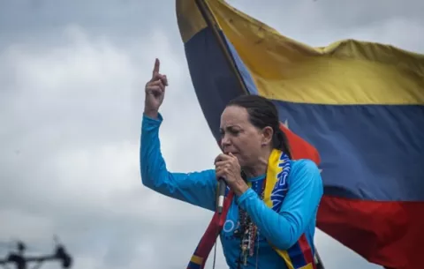 Machado planifica una 'enorme protesta' dentro y fuera de Venezuela para el 1 de diciembre