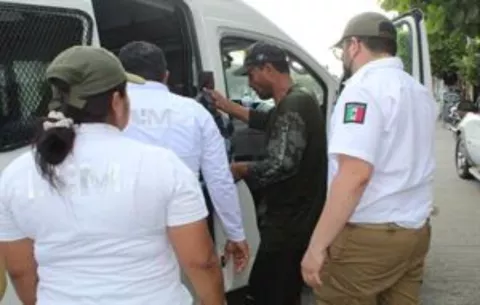 Al menos 71 migrantes son hallados retenidos en una vivienda en estado mexicano de Oaxaca