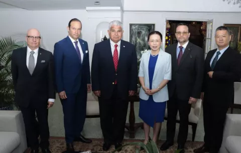 Panamá y China exploran oportunidades de inversión y desarrollo