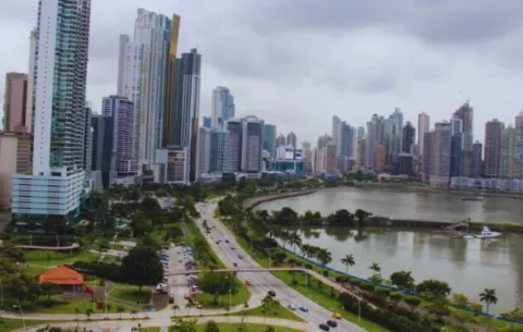 Equipo económico de Panamá y Moody's sostienen reunión tras aprobación del presupuesto