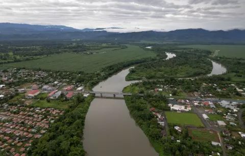 Panamá y Costa Rica refuerzan cooperación en la gestión sostenible del río Sixaola