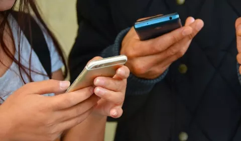 Hay que educar en sexualidad y en la experiencia digital
