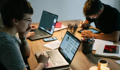 Tecnología, deuda del sistema a los estudiantes