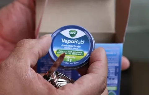 Aduanas decomisa Vicks chinos; tenga cuidado con los de latita