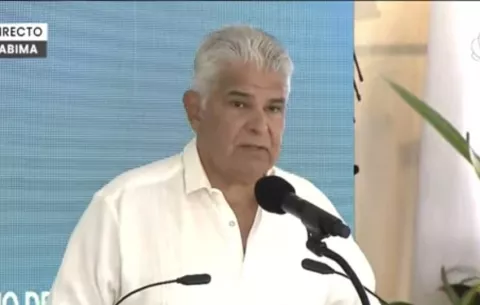Mulino pide a director del Idaan acabar con los zánganos que hay en la institución