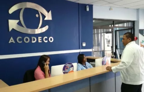 Inmobiliarias y venta de autos, las actividades con más quejas en Acodeco en 2024
