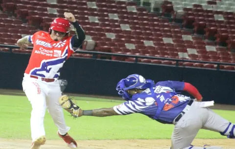 Águilas y Atlánticos, luchan por el liderato del Probeis