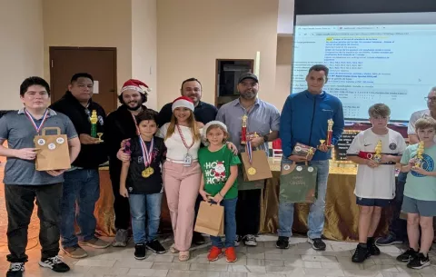 Luis Esquivel  y Rubén Ulloa se coronan en el ajedrez panameño