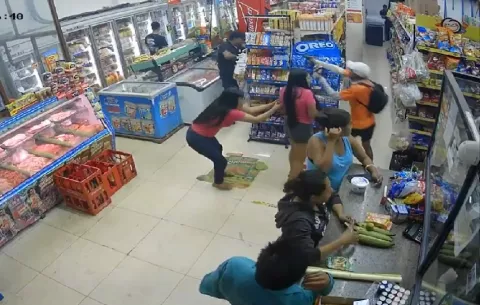 Ofrecen una recompensa de $3,000.00 para dar con los asaltantes del minisúper en Loma Cová