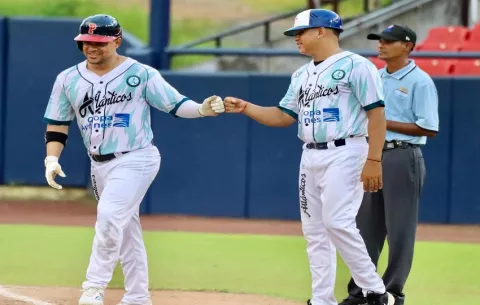 Atlánticos vence a Águilas y se afianza en el liderato en Probeis