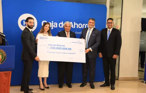 Mulino formaliza  financiamiento por $500 millones para la reactivación económica 