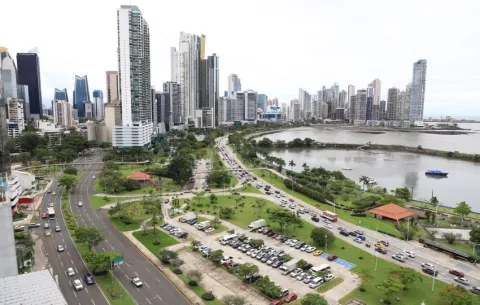 Fitch reafirma la calificación de riesgo de Panamá en BB+ con perspectiva estable