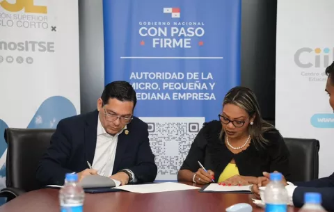 Panamá firma acuerdo para consolidar transformación digital de emprendedores
