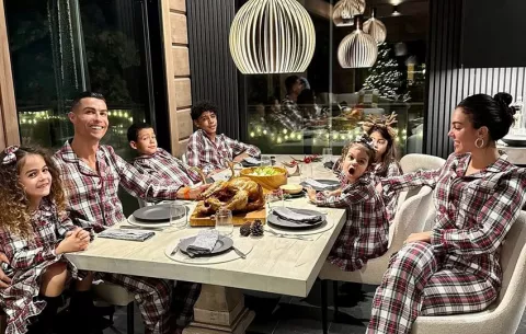 Cristiano pasa la Navidad en familia en Laponia, conoce a Santa y se baña bajo cero