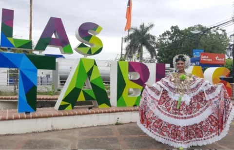 Desfile de las Mil Polleras: Cultura y tradición en Las Tablas