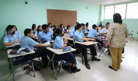 Meduca: Asignatura que aborda las relaciones entre Panamá y EE.UU. se sigue impartiendo 