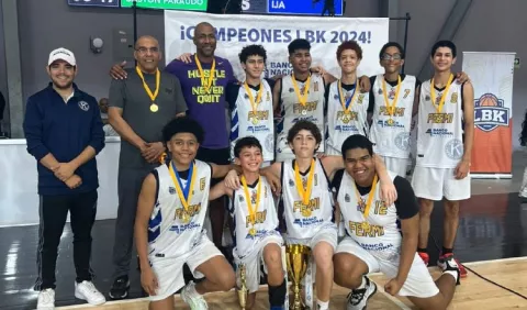 Enrico Fermi corona en el baloncesto Kiwanis Sub-14
