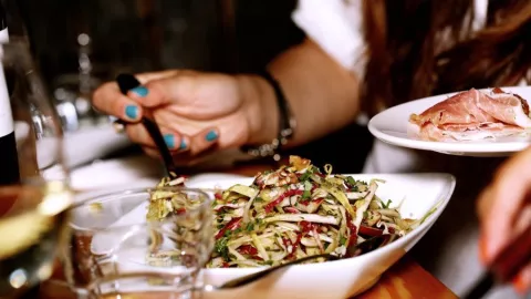 Restaurantes esperan más comensales en diciembre